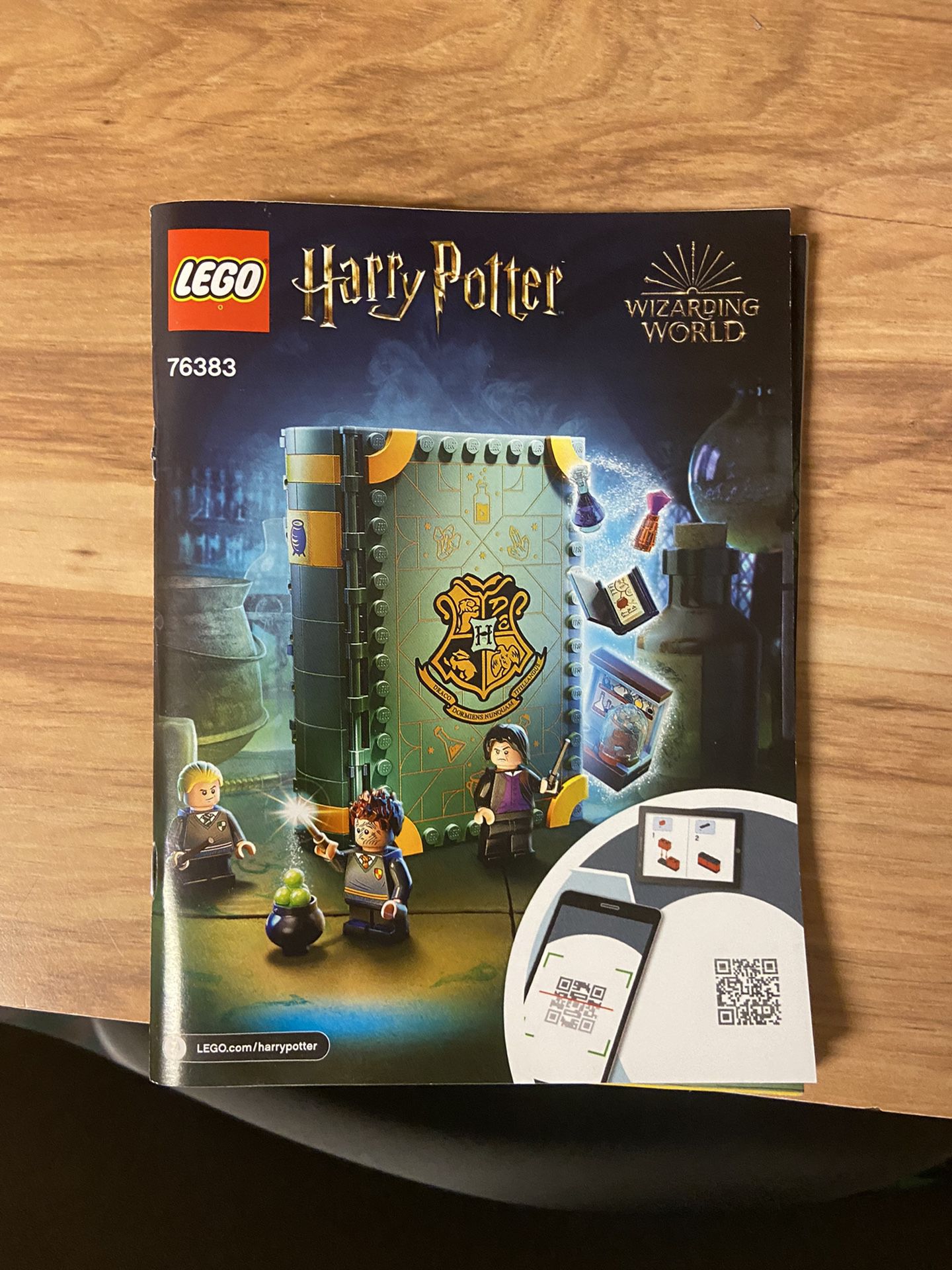 Harry Potter Legos- Potions Class Book (slytherin)