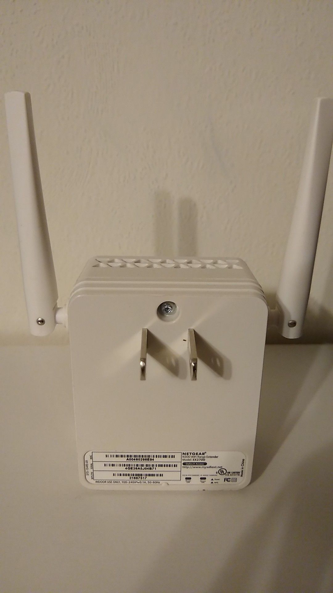 Netgear WiFi range extender / EX2700