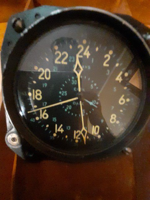 WWII Civil Date 24 Hour NAVAL Aircraft Cockpit Clock 8 DayCALENDAR CLOCK WORKS PERFECTLY 