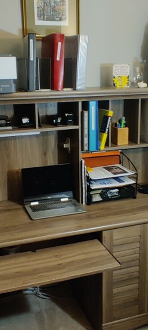 Like new Wayfair Computer desk. ~$400 New. Asking $290