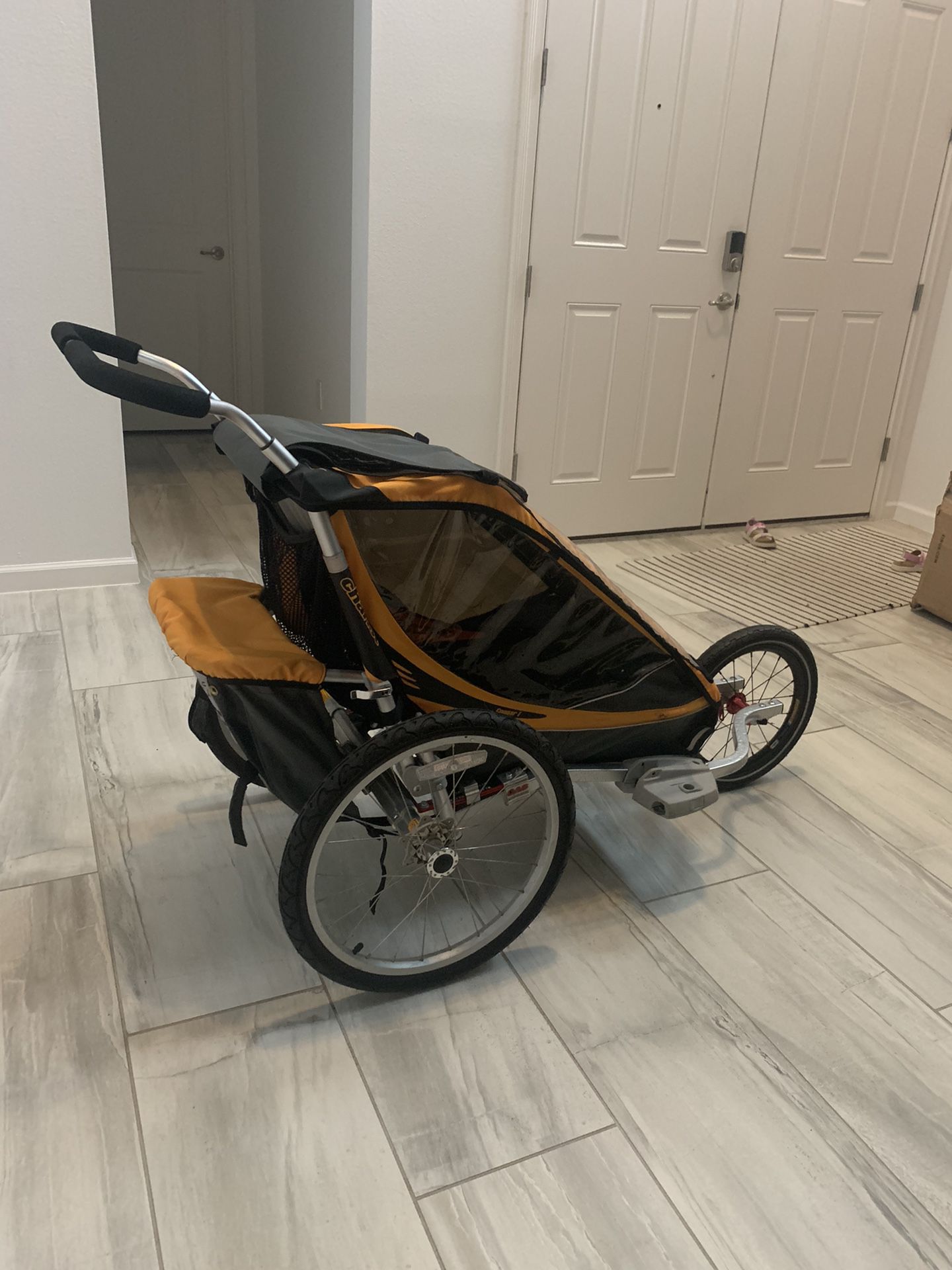  Chariot Bike Trailer For Sale In Excellent Conditions.  Single Rider And Holds Up To 75 Lbs. Only Missing The Hitch But Comes With 