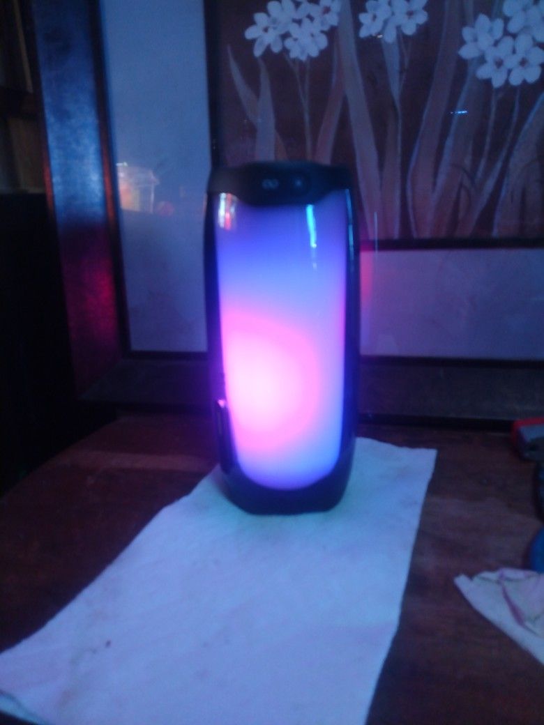 JBL Pulse 4 Speaker