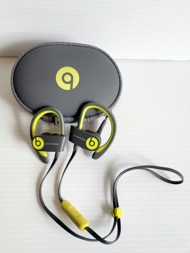 Beats by Dr. Dre Powerbeats 2 Ear-Hook Wireless Headphones - READ!!!!