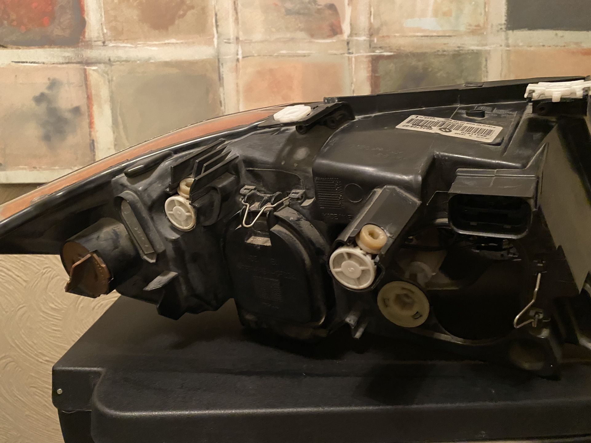 BMW E90 325i 328i 330i left headlight halogen OEM Valeo 6942725-07 W/ Ballast