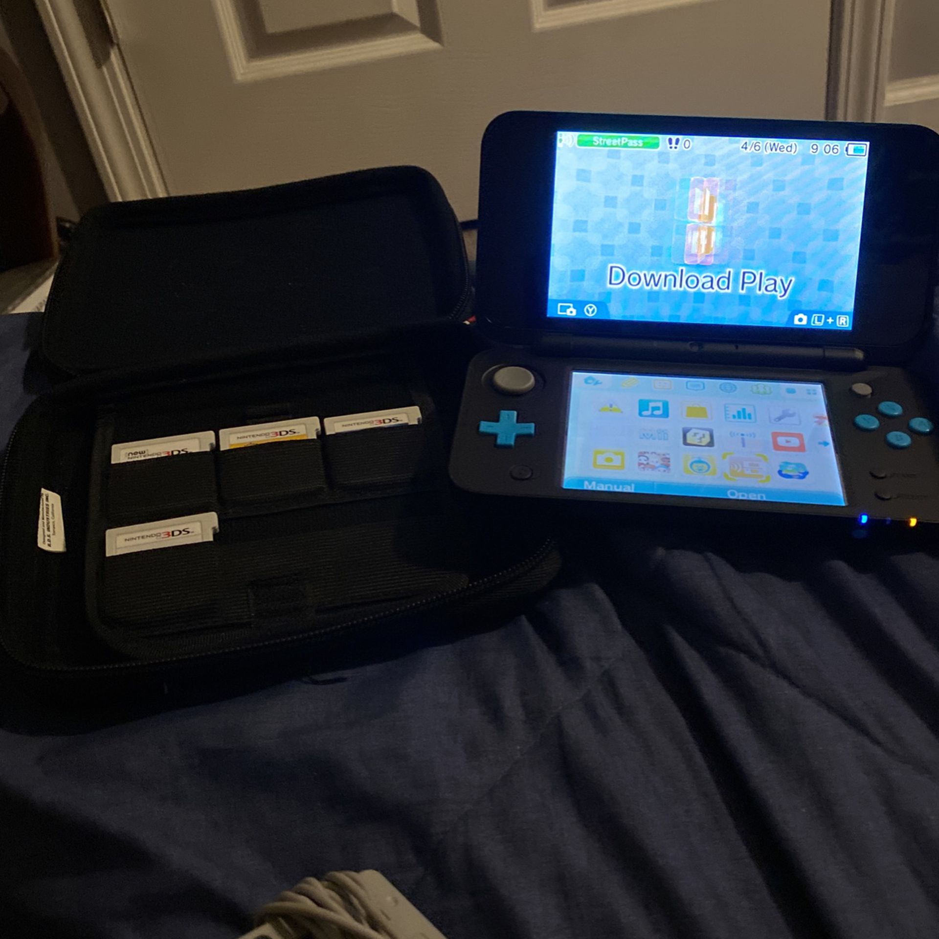 Nintendo 3DS black and blue extra large