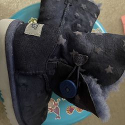Uggs Toddler Boots Size 10 Thumbnail