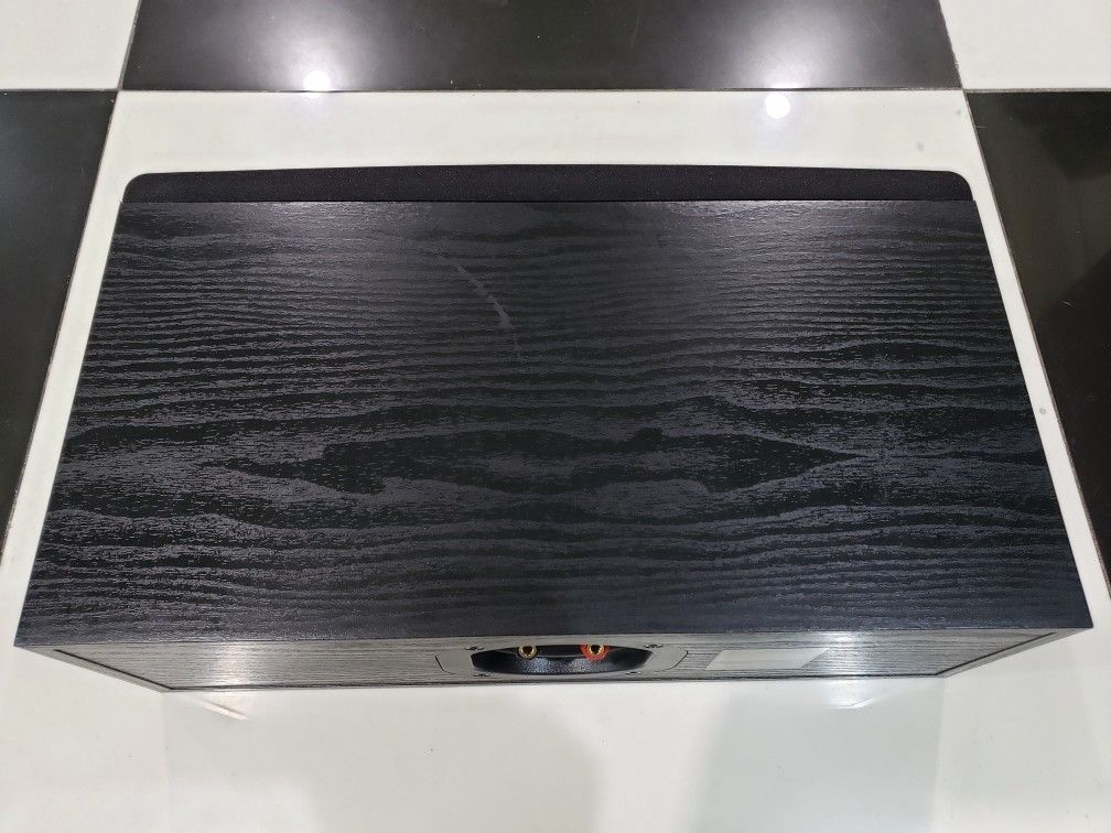 Klipsch RC 42 ll 300 Watts Peak Center Speaker Like New Perfect Working Very Nice Sound Will Test Before You Buy
