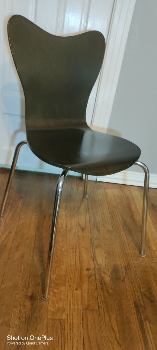 4 wooden/Metal West Elm Chairs (See Description)
All 4 are in sturdy clean condition.
1 of the chairs has a little more wear than the others. Small s