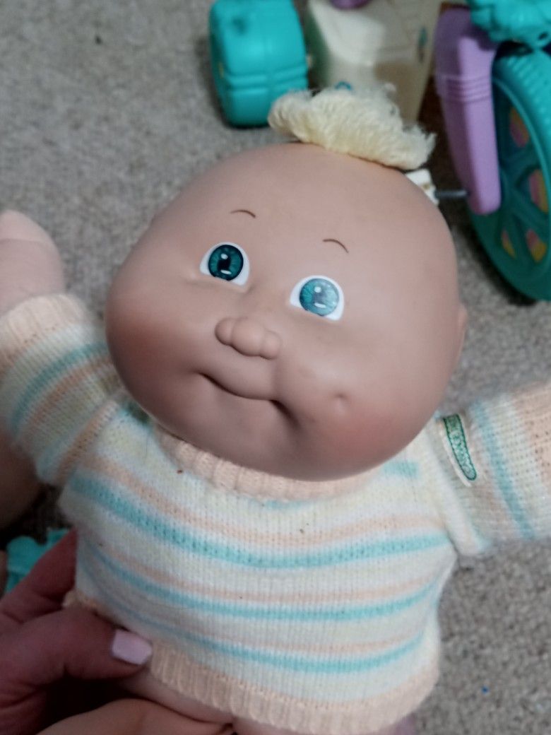 1980s Cabbage Patch Kids Dolls And Accessories Lot