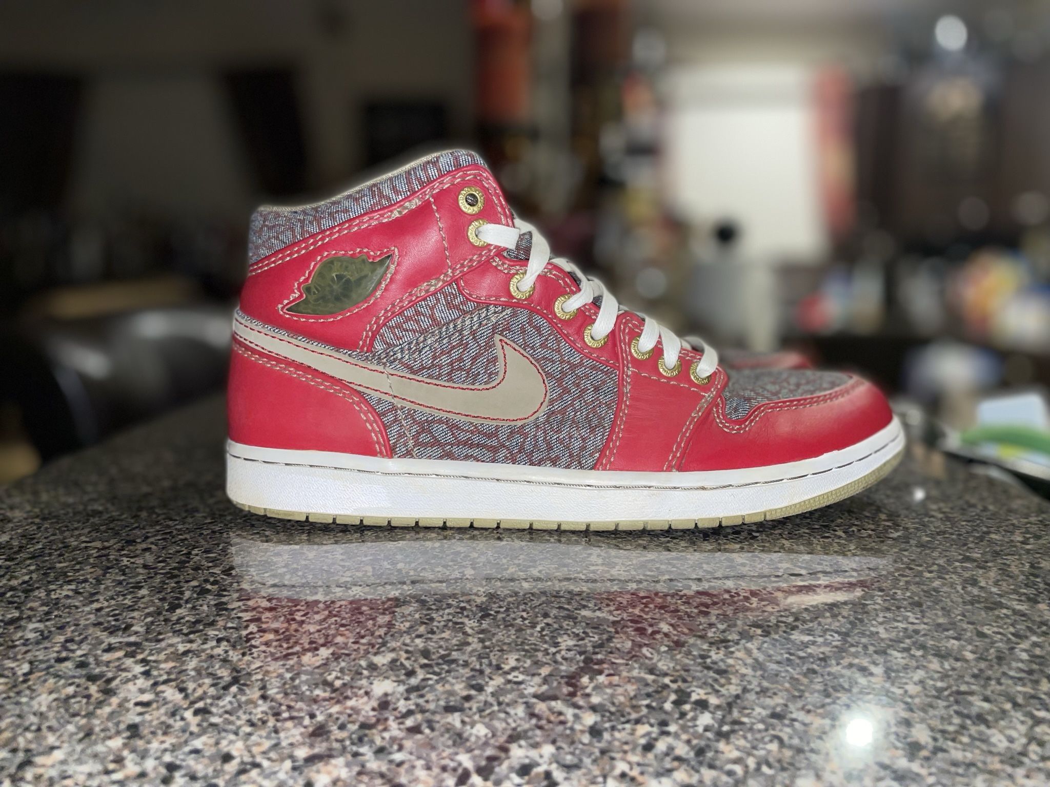 Nike Air Jordan 1 Mid Levi’s Denim Pack Sz 11 Mens 318475-641 Bred Shadow Travis