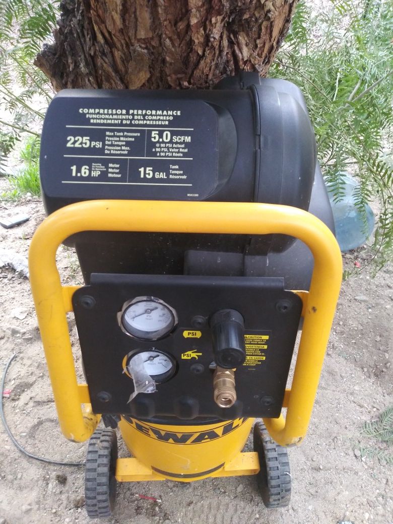 Brand New DEWALT D55168 225 PSI 15 Gallon 120-Volt Electric ,Wheeled, Portable Continuous Workshop Compressor