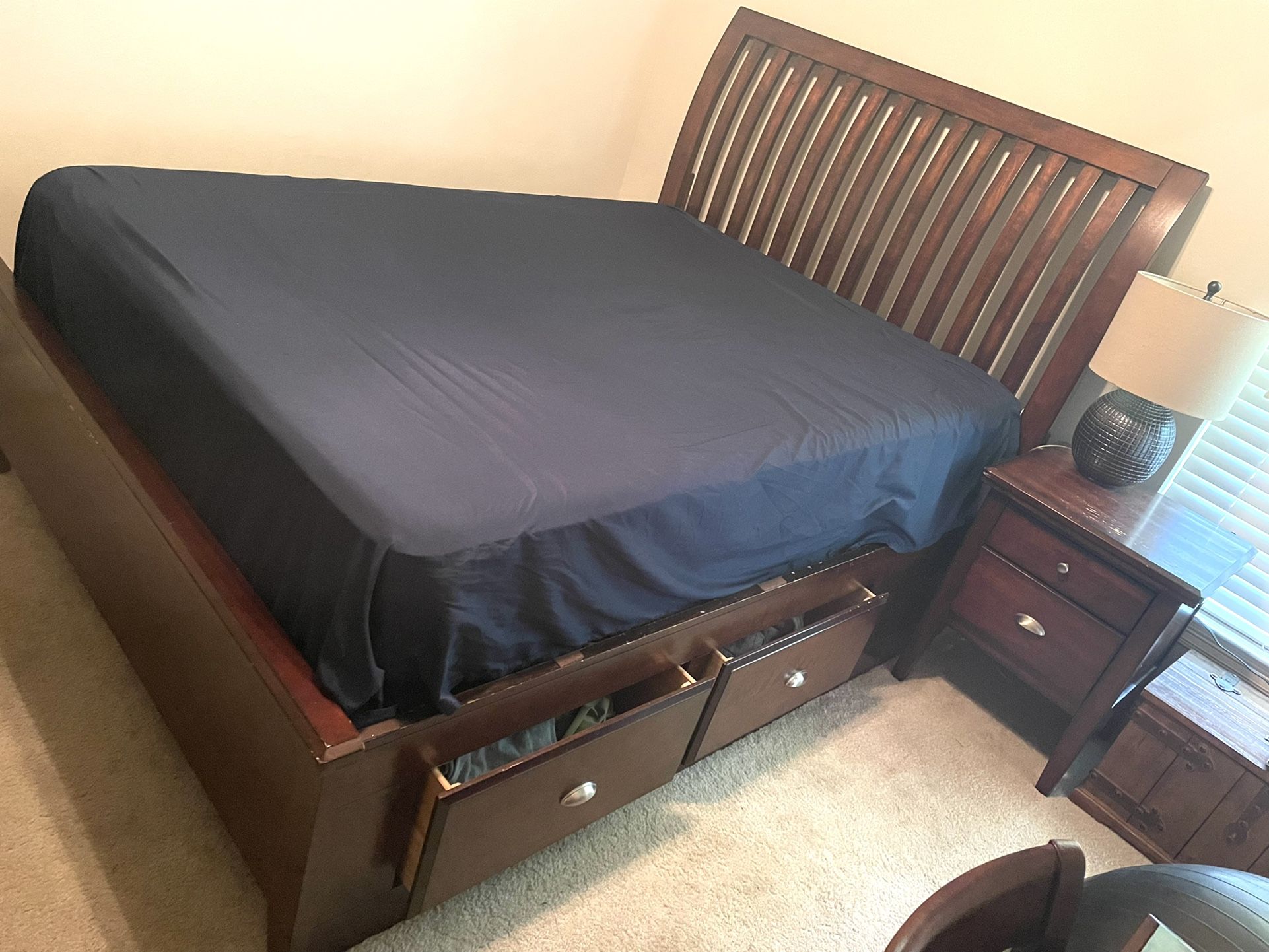 4 Piece Storage Queen Size Bedroom Set