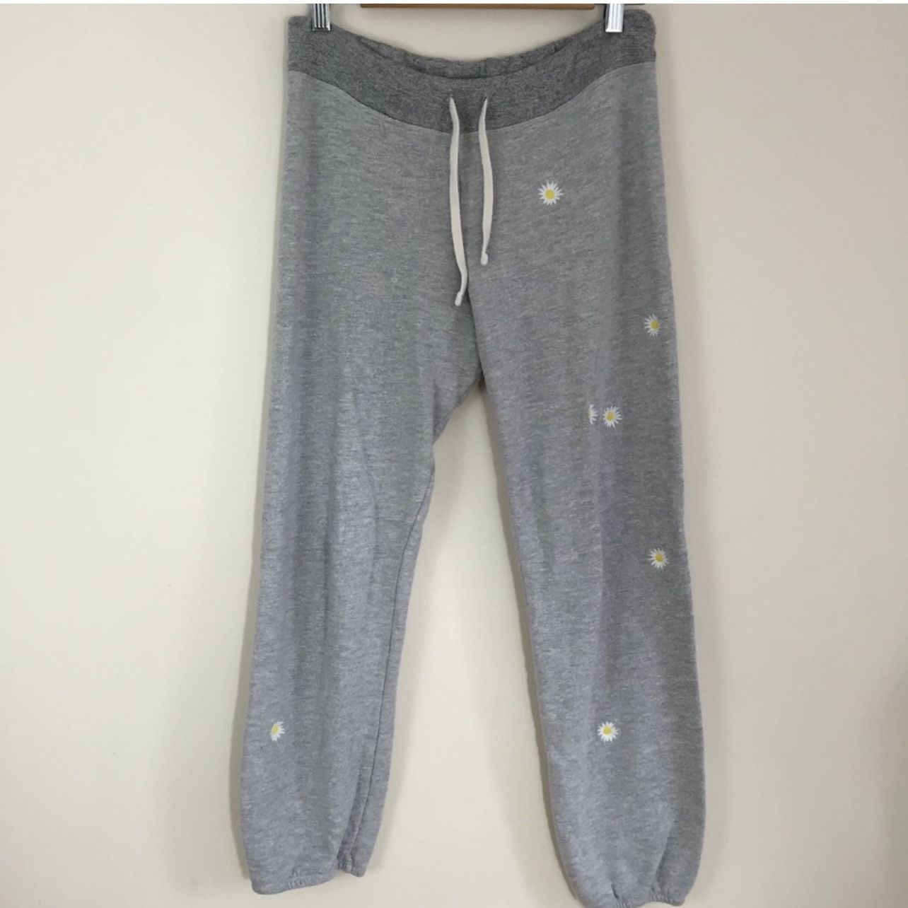 SUNDRY Grey White Embroidered Daisy Floral Drawstring Sweatpant Joggers