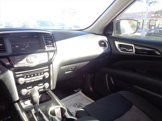 2017 Nissan Pathfinder