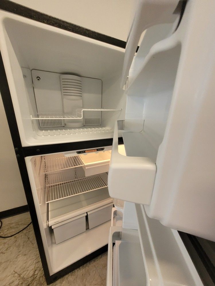 Ge Top Freezer Refrigerator Used Good Condition With 90day's Warranty