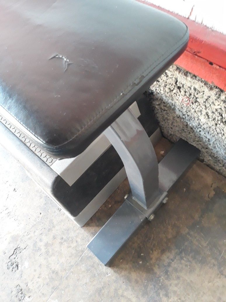 Flat Weight Bench