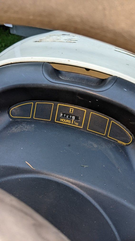 42" Cub Cadet 17hp Needs Deck Work