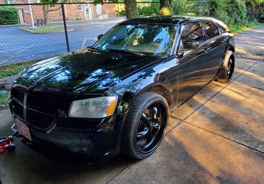 AWD Hemi Dodge Magnum for Sale in Cleveland, OH OfferUp
