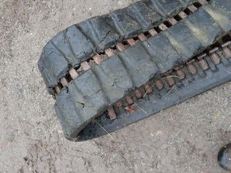 Broken Equipment Track For Project. Thumbnail