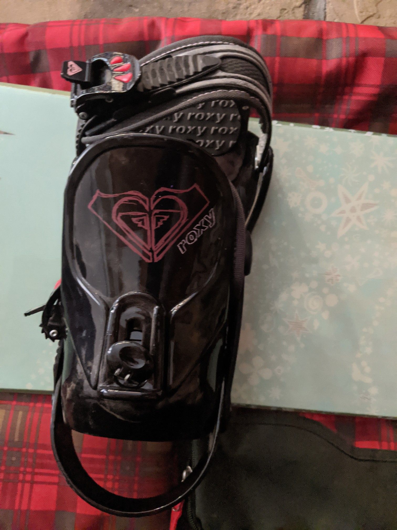 Snowboard, bindings, bag