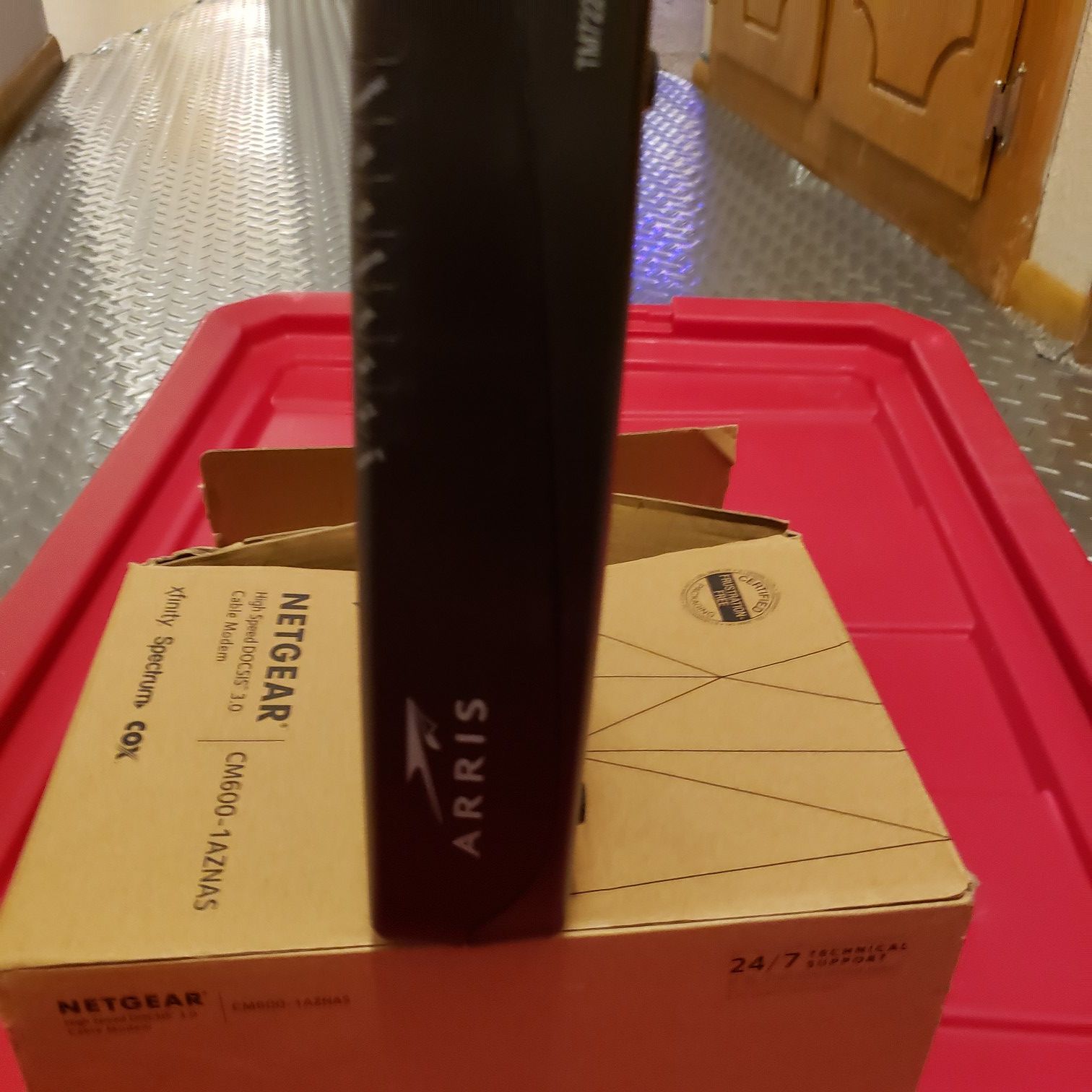 Comcast cable Arris modem w/back up battery