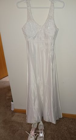 Wedding Dress And Shoes New  Thumbnail