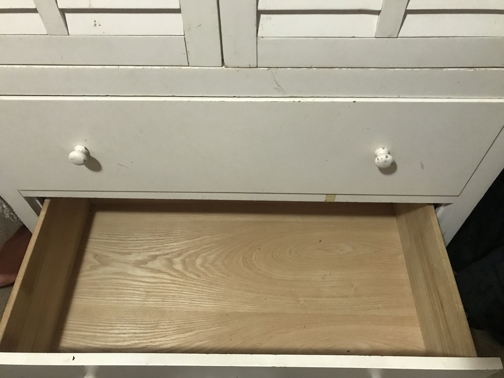 Dresser/cabinet 
