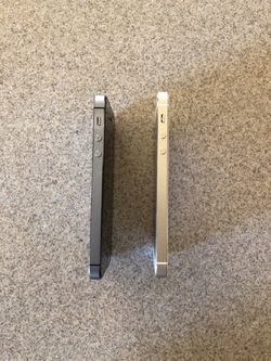 Selling two iPhone 5s 16G in great condition Thumbnail