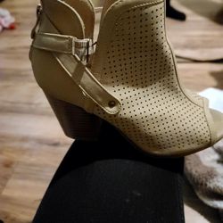 Size 6.5 Boots Thumbnail