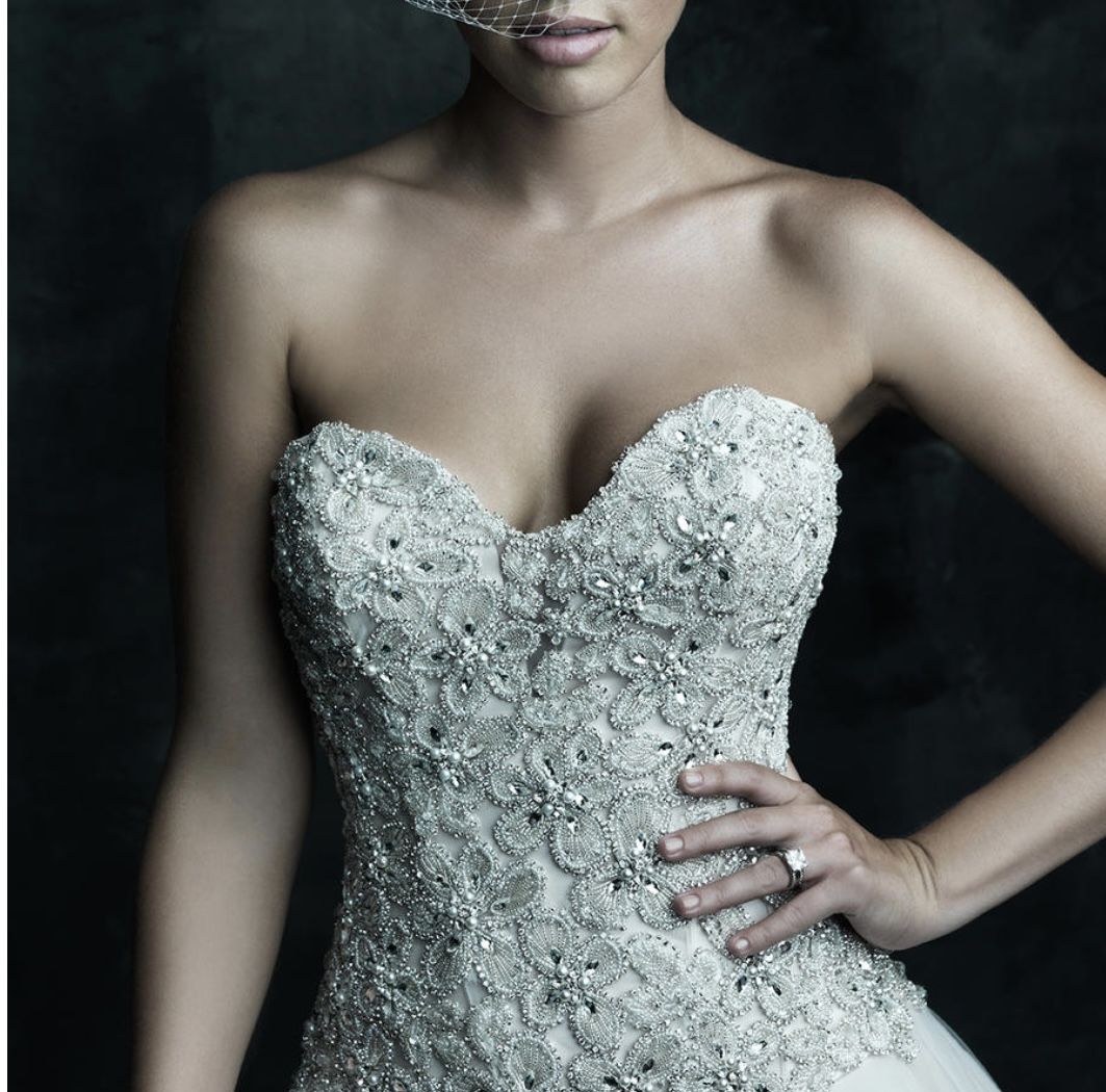 !!PRICE DROP!! Allure Bridals Couture - Used Wedding Gown, Veil, & Crown Headpiece