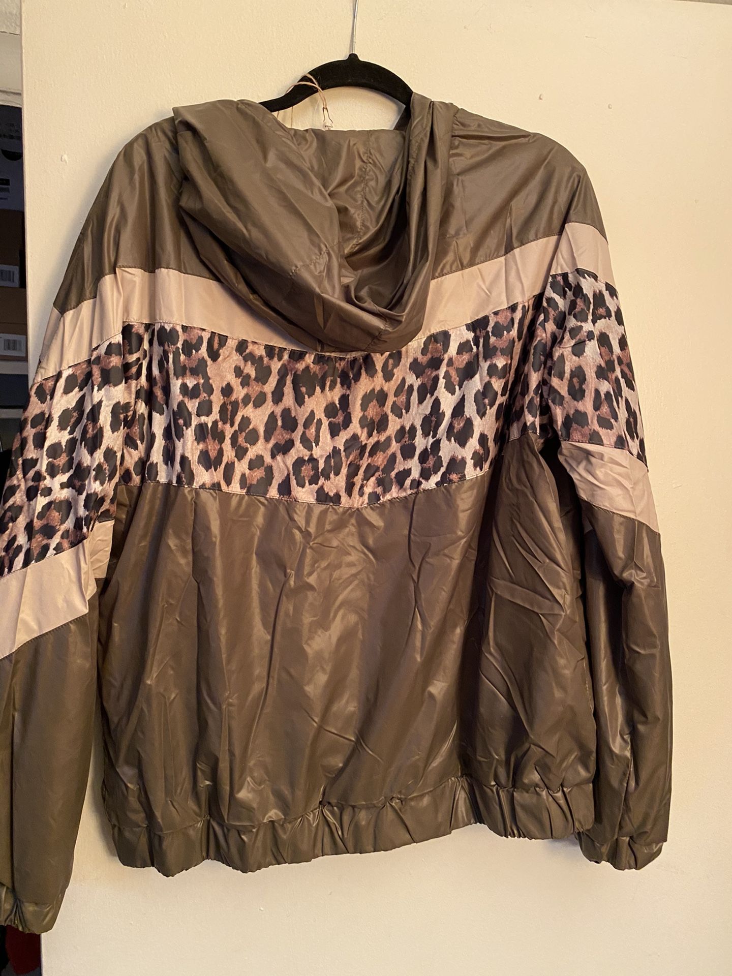 Women’s Olive Green Windbreaker