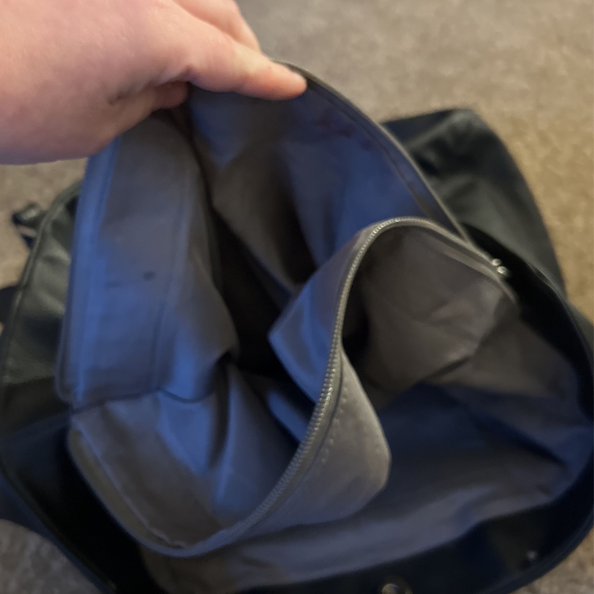  Dry Large Black Bag In Great Condition With Many Compartments 