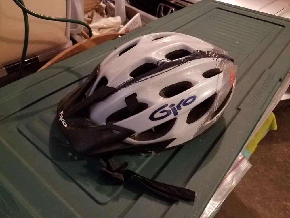 Giro Gila Bicycle Helmet Size Small/ Medium