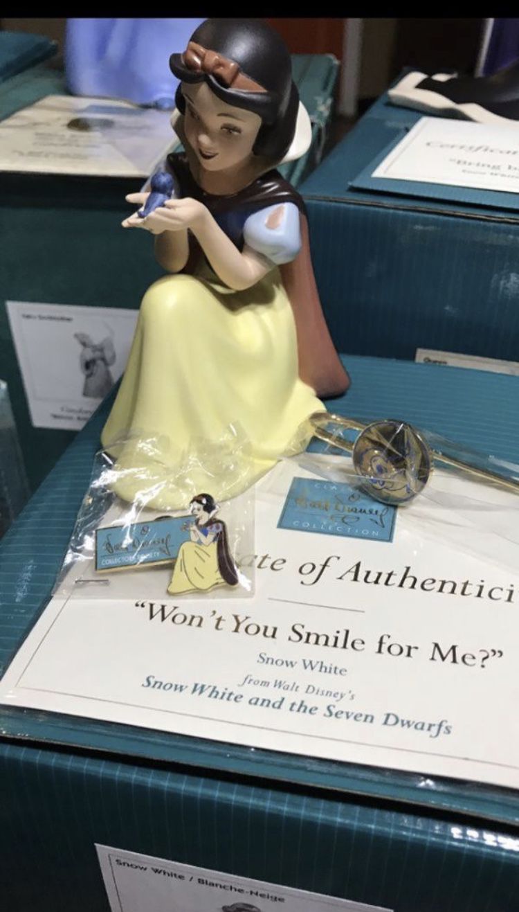 WDCC Snow White “Won’t You Smile for Me” Disney Figurine