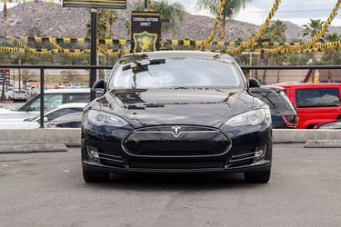 2014 Tesla Model S Thumbnail