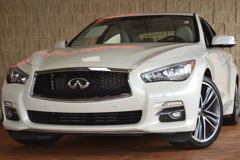 2017 INFINITI Q50 HYBIRD AWD ** ONE OWNER ** 8000 MILES ONLY ** LOADED ** LIKE BRAND NEW **