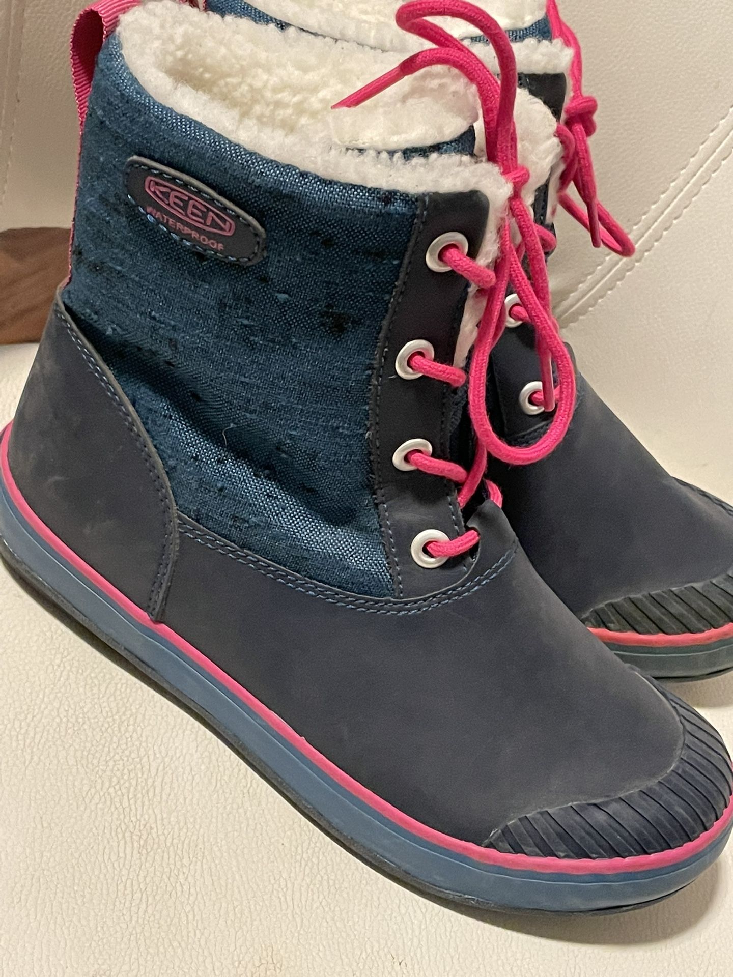 Keen Woman Winter Boots Size 37