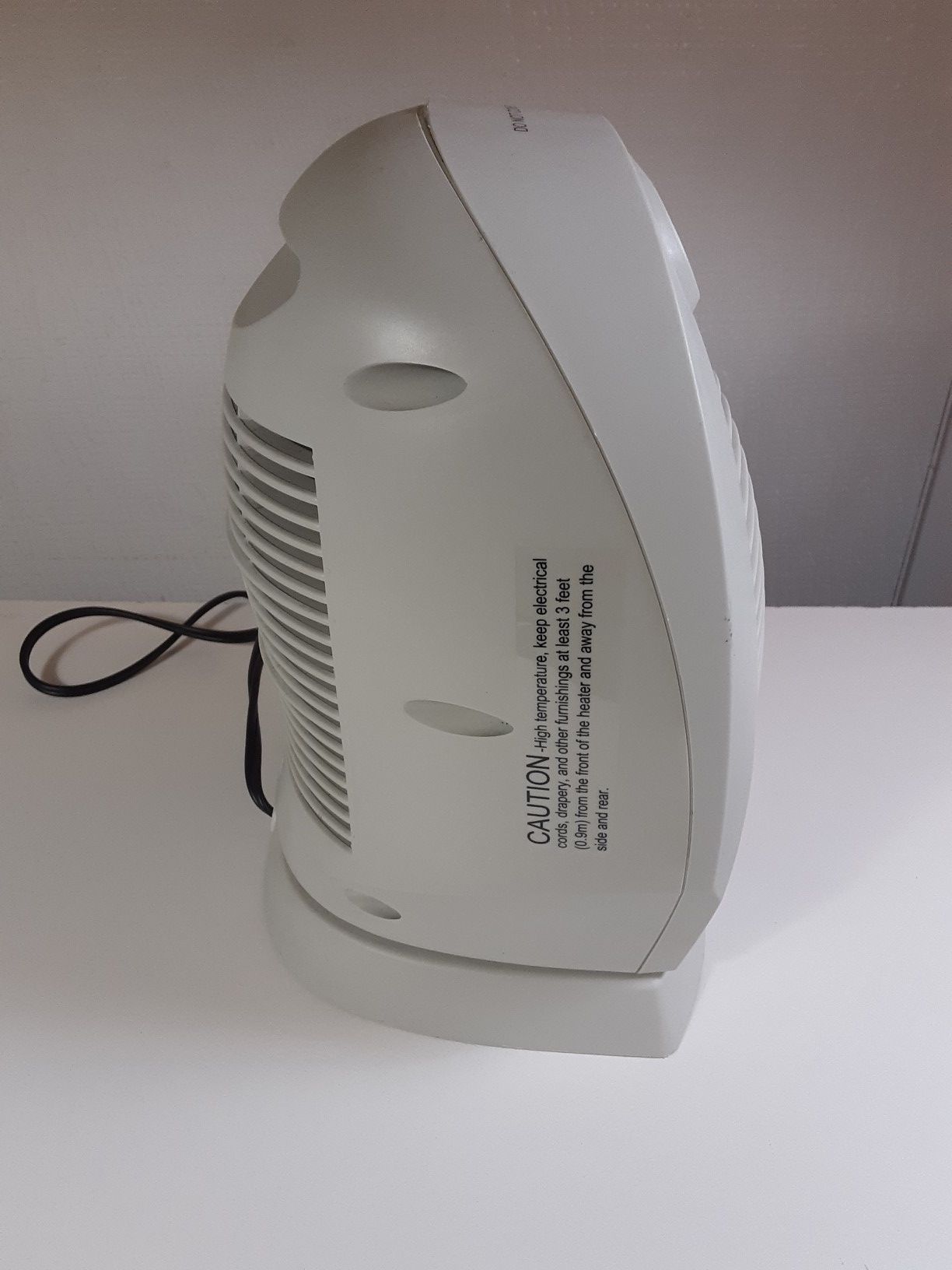 Pelonis Oscillating Fan/Heater HF-0019