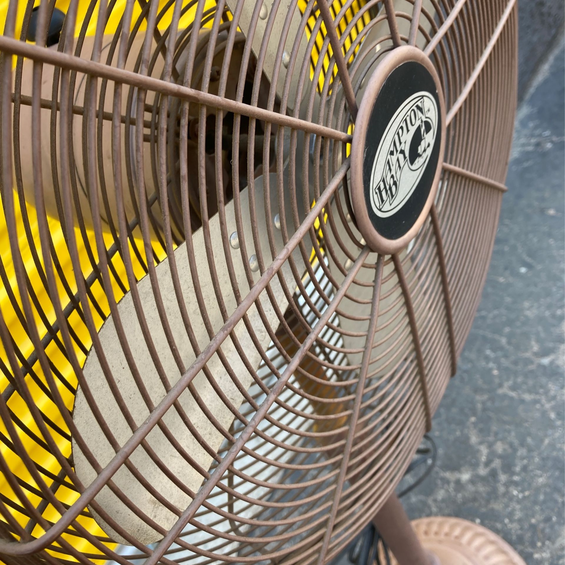 Hampton Bay Pedestal Vintage Fan. Has Speed Settings And Oscillating.