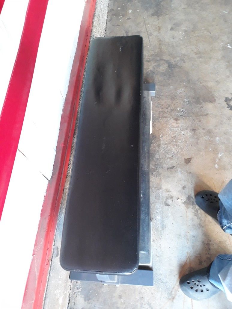 Flat Weight Bench