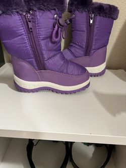 Size 8 - Snow Boots Thumbnail