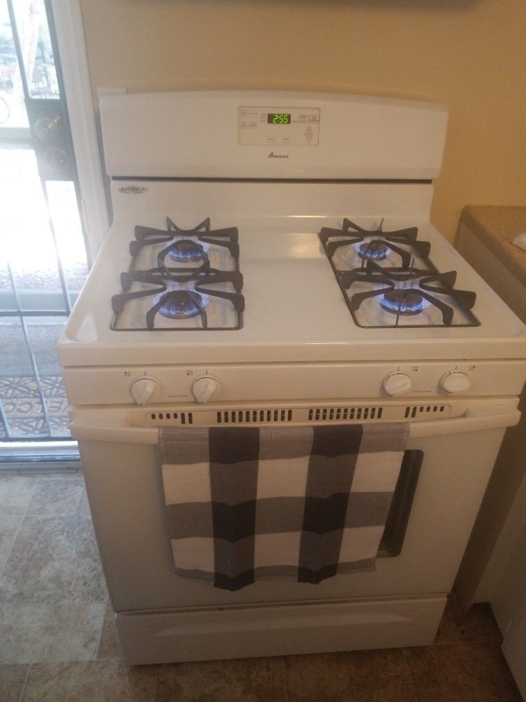 Amana, Gas Stove for Sale in San Diego, CA OfferUp