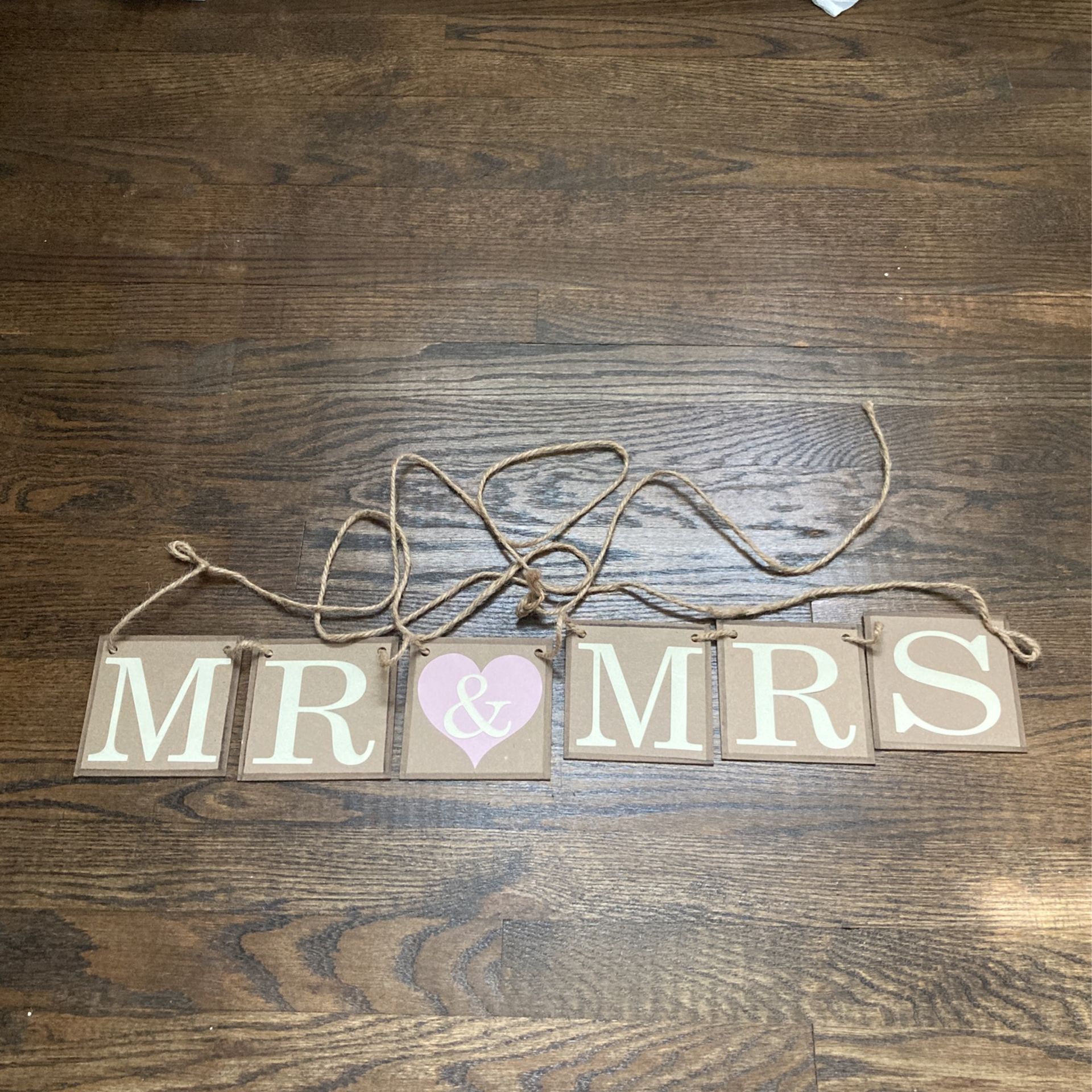 Mr & Mrs Sign