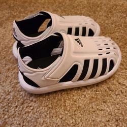 Wonderful Condition Adidas Sandals Thumbnail