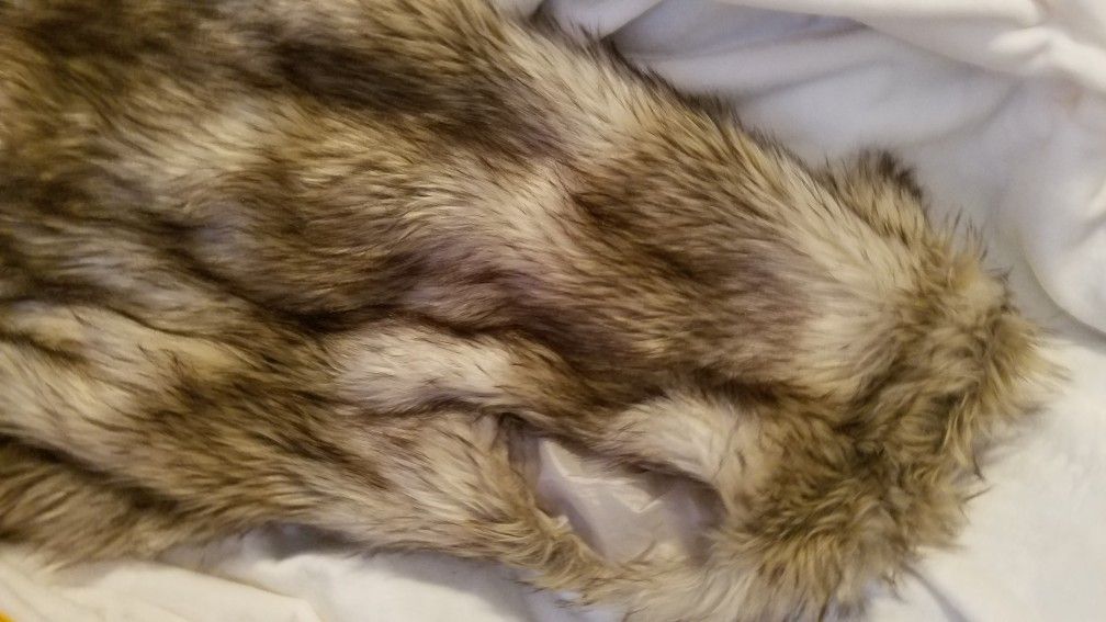 Luxury Faux Fur Vest! Size Medium