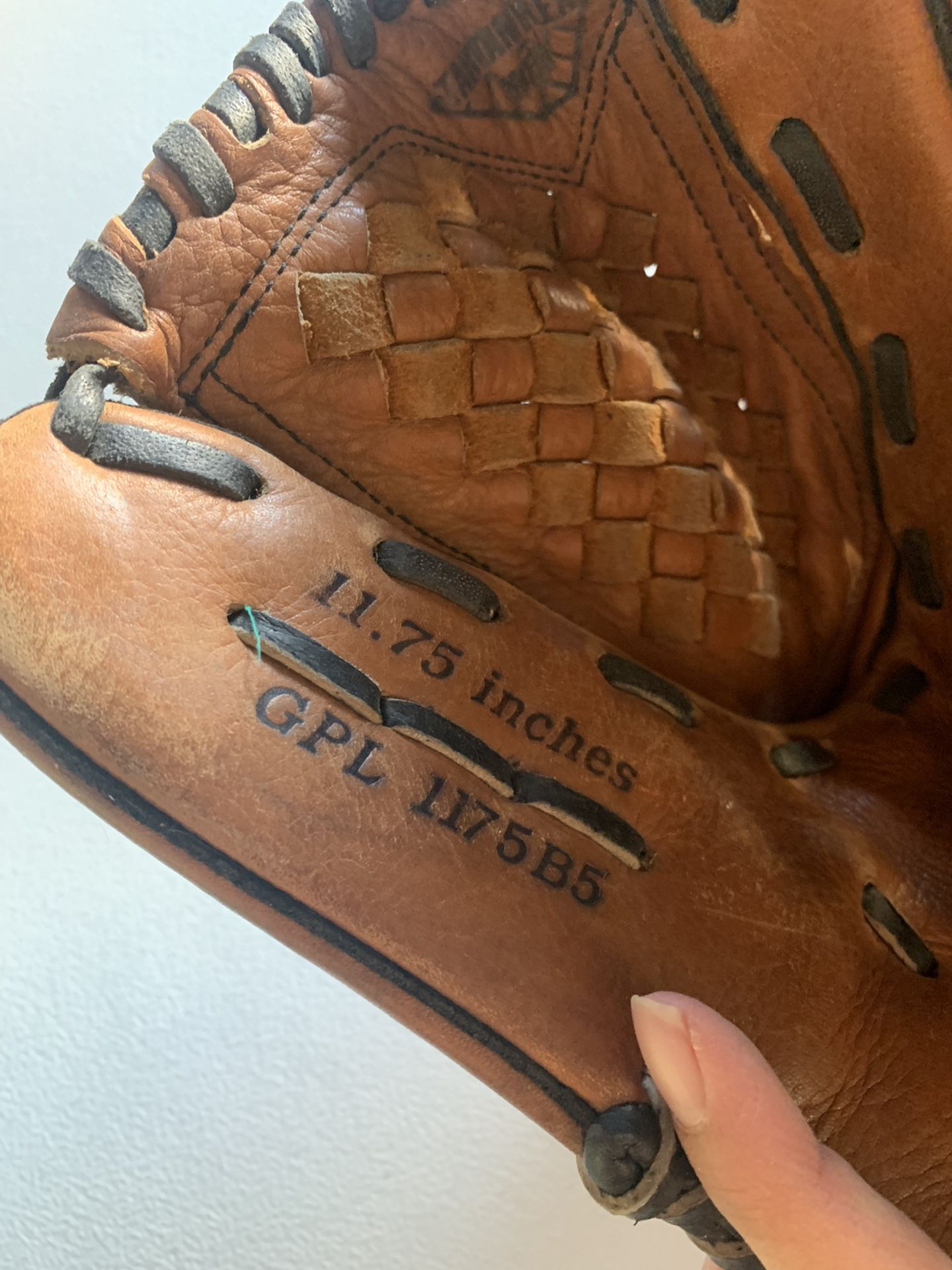 Mizuno Baseball Glove 11.75 Inches 