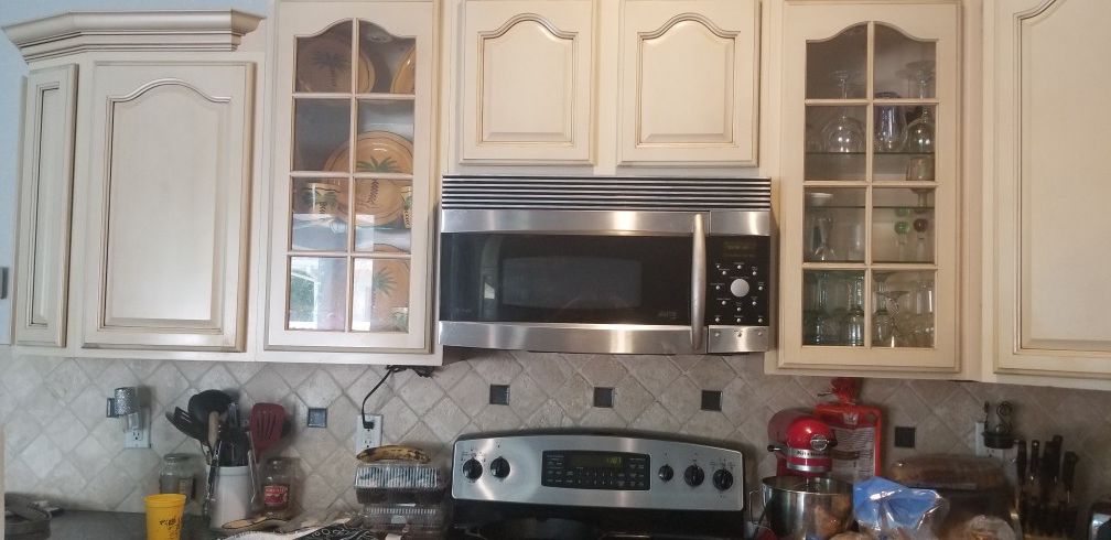 GE profile microwave and stove