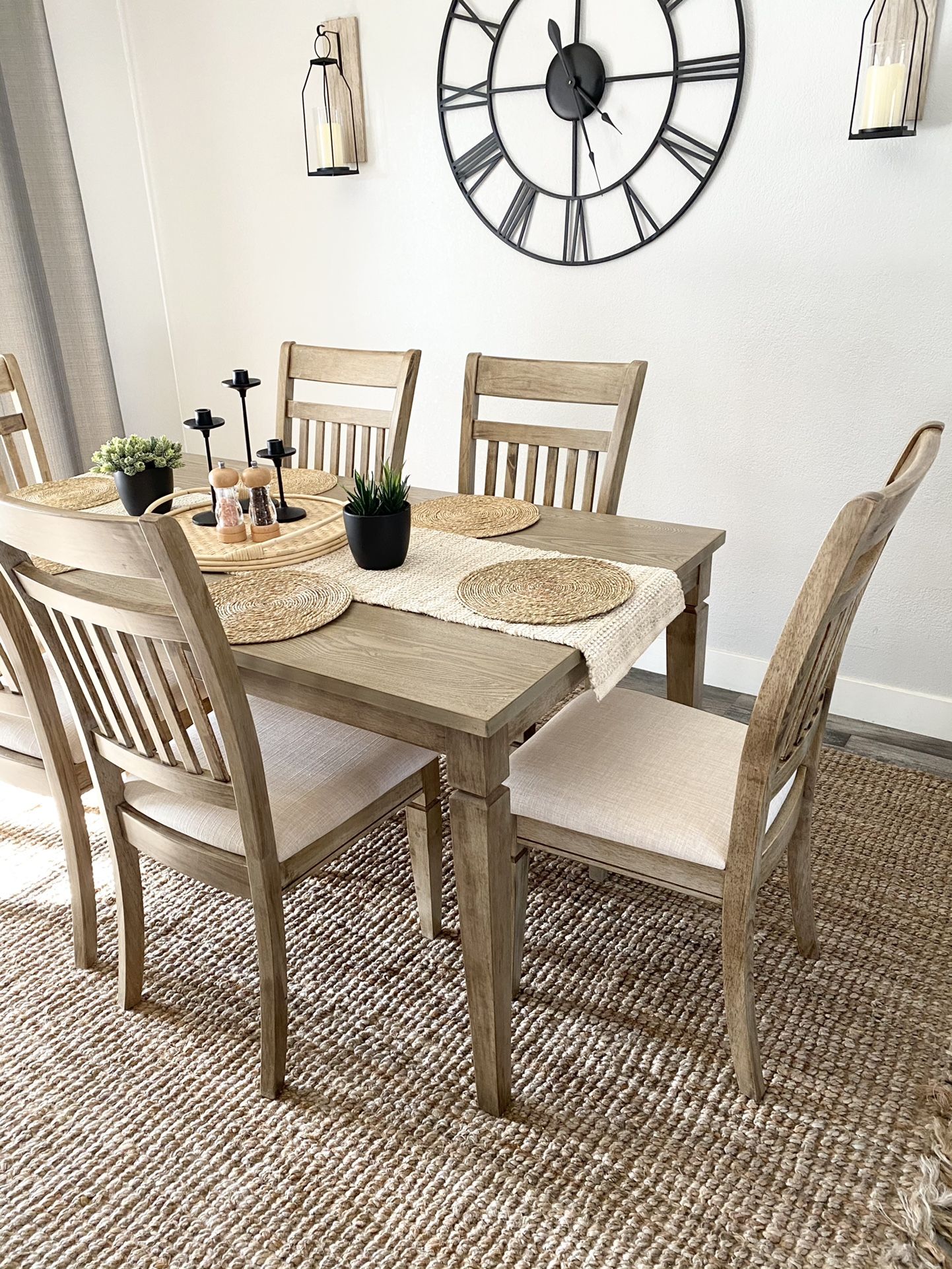 New 7 Pieces Dining Set