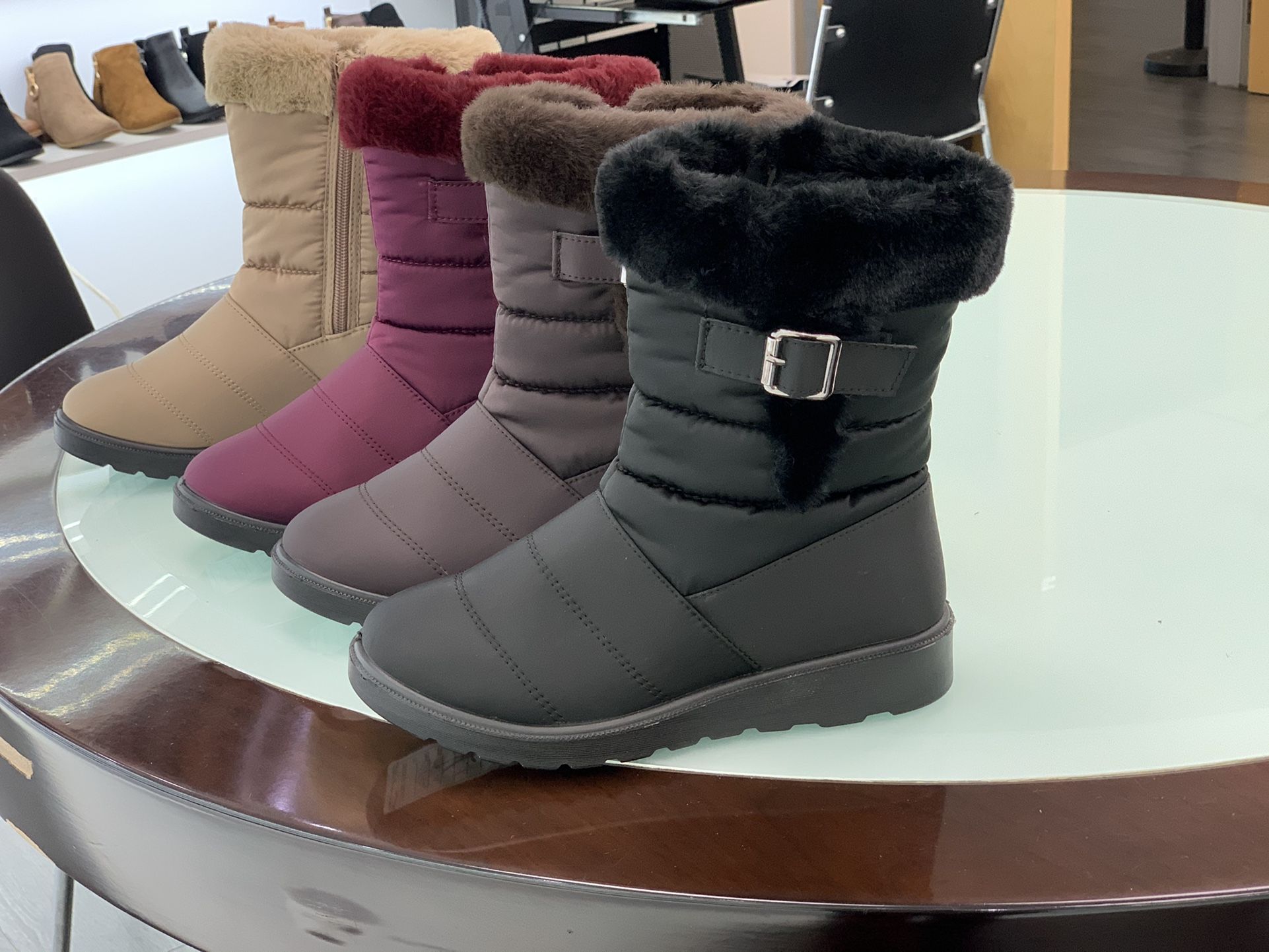 Winter Warm Snow Women’s Boots Sizes 5.5, 6,6.5,7,7.5,8,8.5,9,10 ...$25 Per Pair Ask For Your Size And Color