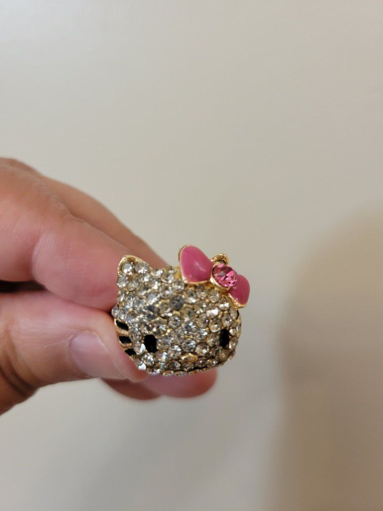 Brand new kids hello kitty ring .. one size .. $4 each 